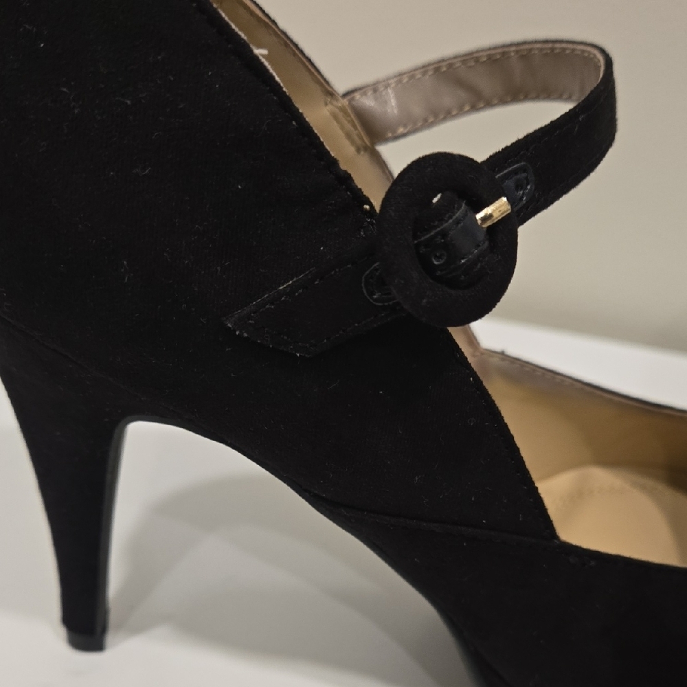 **NWOT**Unisa Black Suede Mary Jane Heels - Picture 4 of 5